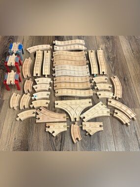 Thomas & Friends Train Wooden Railway Sodor Stacking Riser Bridge & 35+ Tracks